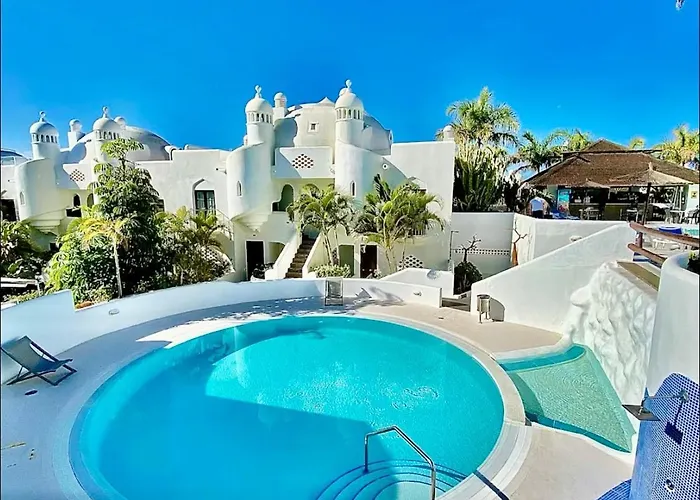 Apartment Family Oasis - Oceanview Duplex, Heated Pool, Air Con *