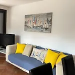 Family Oasis - Oceanview Duplex, Heated Pool, Air Con * 아데제