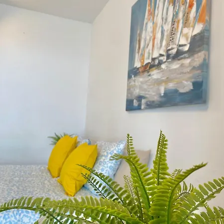 Family Oasis - Oceanview Duplex, Heated Pool, Air Con *