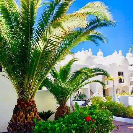 Family Oasis - Oceanview Duplex, Heated Pool, Air Con