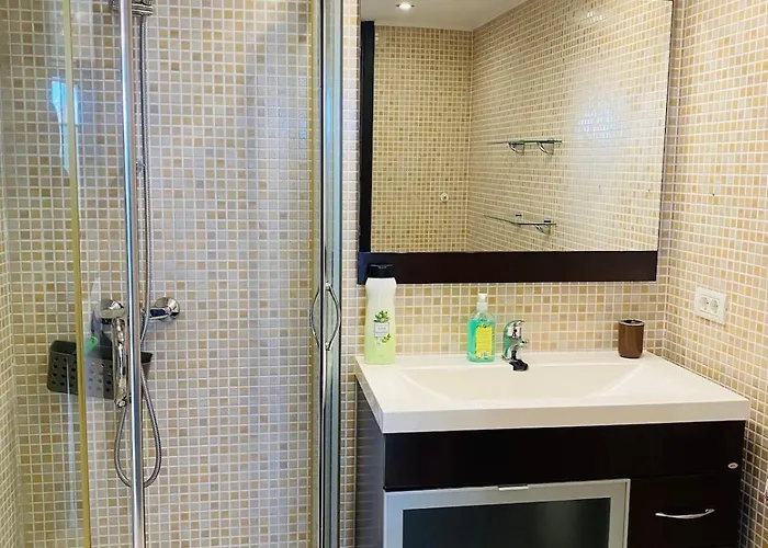 Family Oasis - Oceanview Duplex, Heated Pool, Air Con 阿德耶