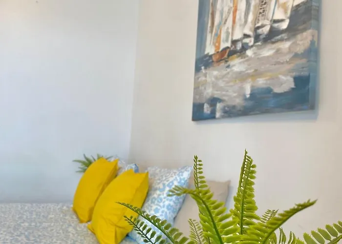 Family Oasis - Oceanview Duplex, Heated Pool, Air Con *