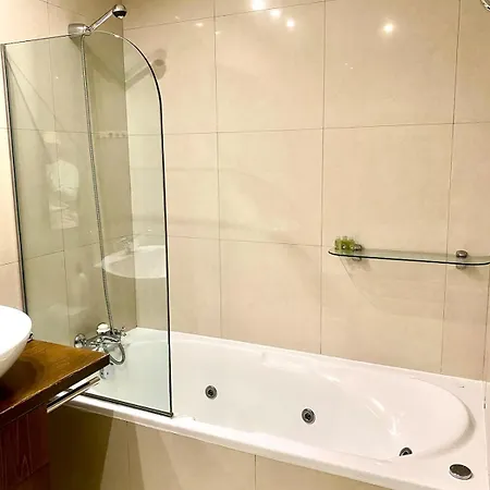 شقة Family Oasis - Oceanview Duplex, Heated Pool, Air Con *