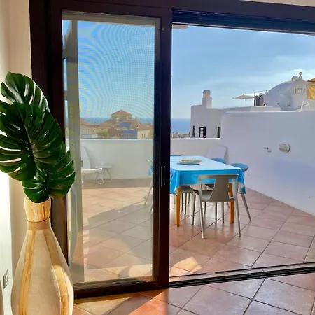 Family Oasis - Oceanview Duplex, Heated Pool, Air Con شقة *